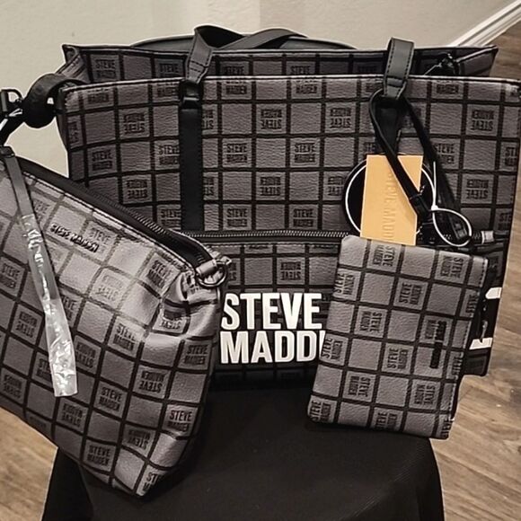 Steve Madden BOlivia Block Logo Tote Bag w/Detachable Crossbody & Wristlet - Picture 4 of 12